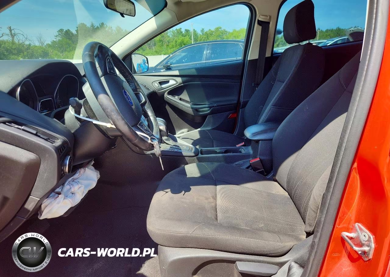 2016 Ford Focus Se VIN:1FADP3K27GL334957 - 7
