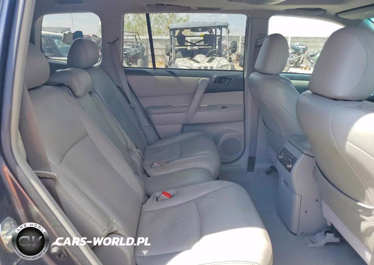 2010 Toyota Highlander Base VIN:5TDBK3EH7AS007366 - 11