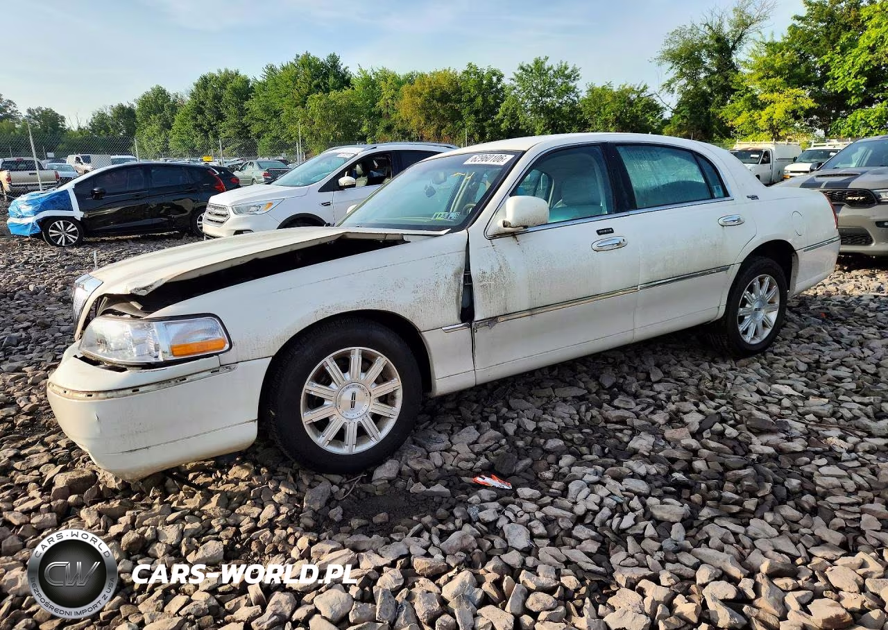 2007 Lincoln Town Car Signature Limited
