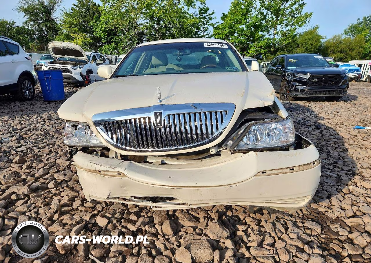 2007 Lincoln Town Car Signature Limited VIN:1LNHM82V47Y600400 - 5