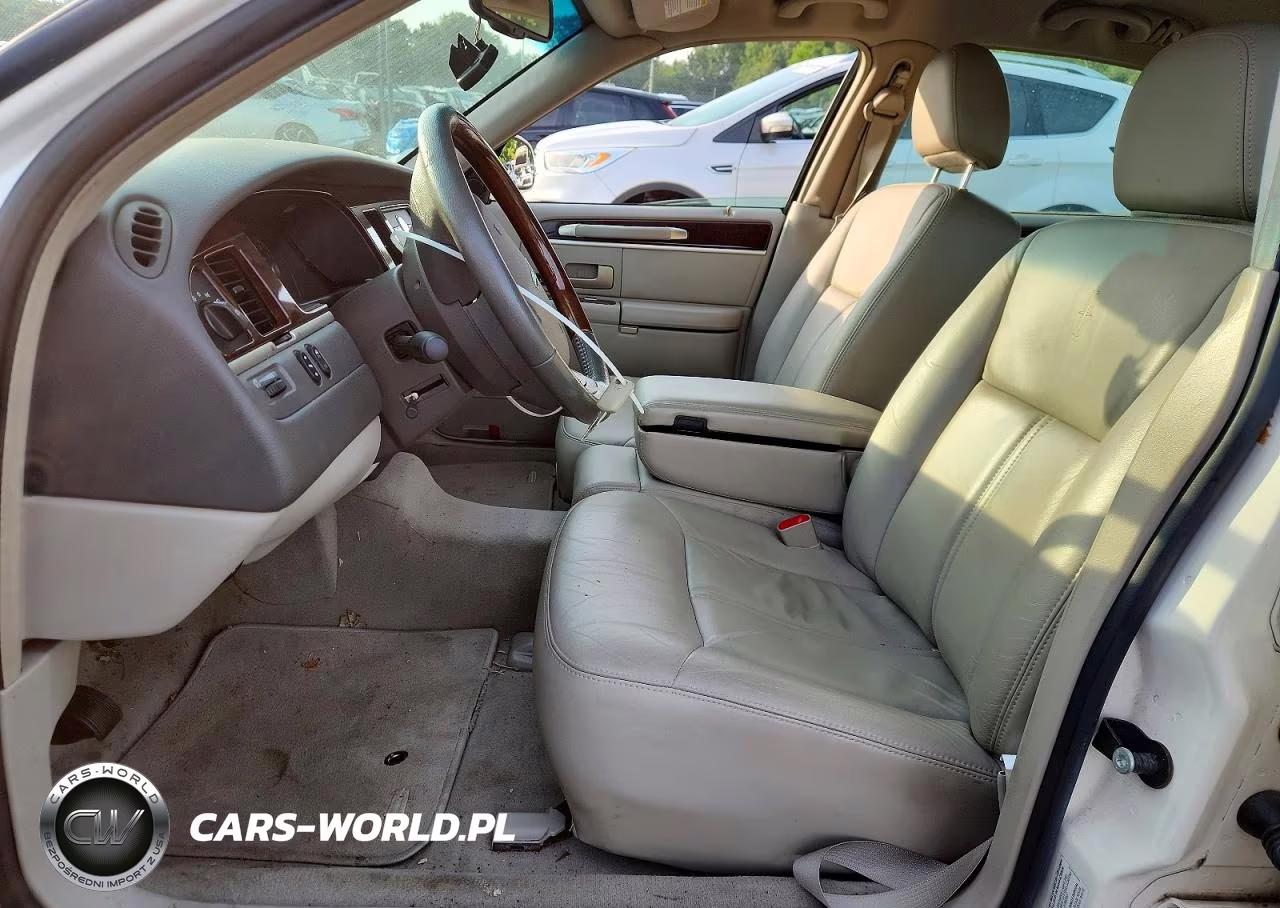 2007 Lincoln Town Car Signature Limited VIN:1LNHM82V47Y600400 - 7