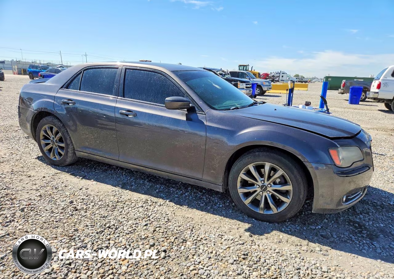 2014 Chrysler 300 S VIN:2C3CCAGG4EH381386 - 4