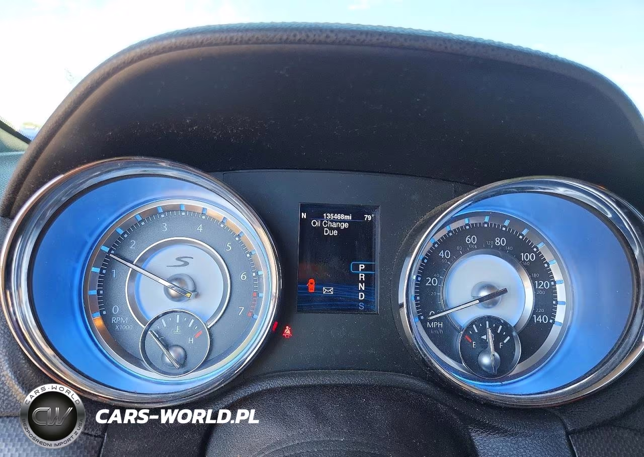 2014 Chrysler 300 S VIN:2C3CCAGG4EH381386 - 9