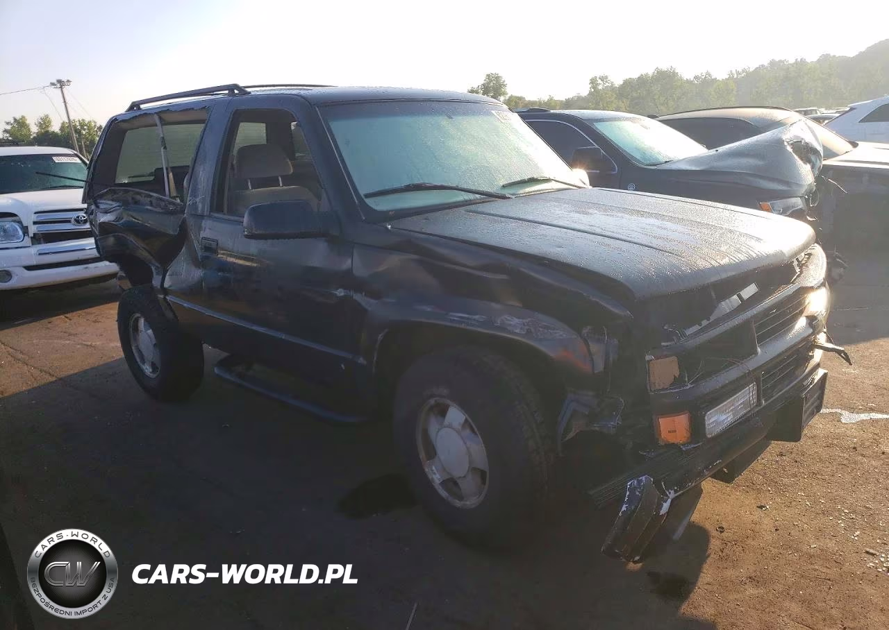 1996 Chevrolet Tahoe K1500 VIN:3GNEK18R7TG125190 - 4