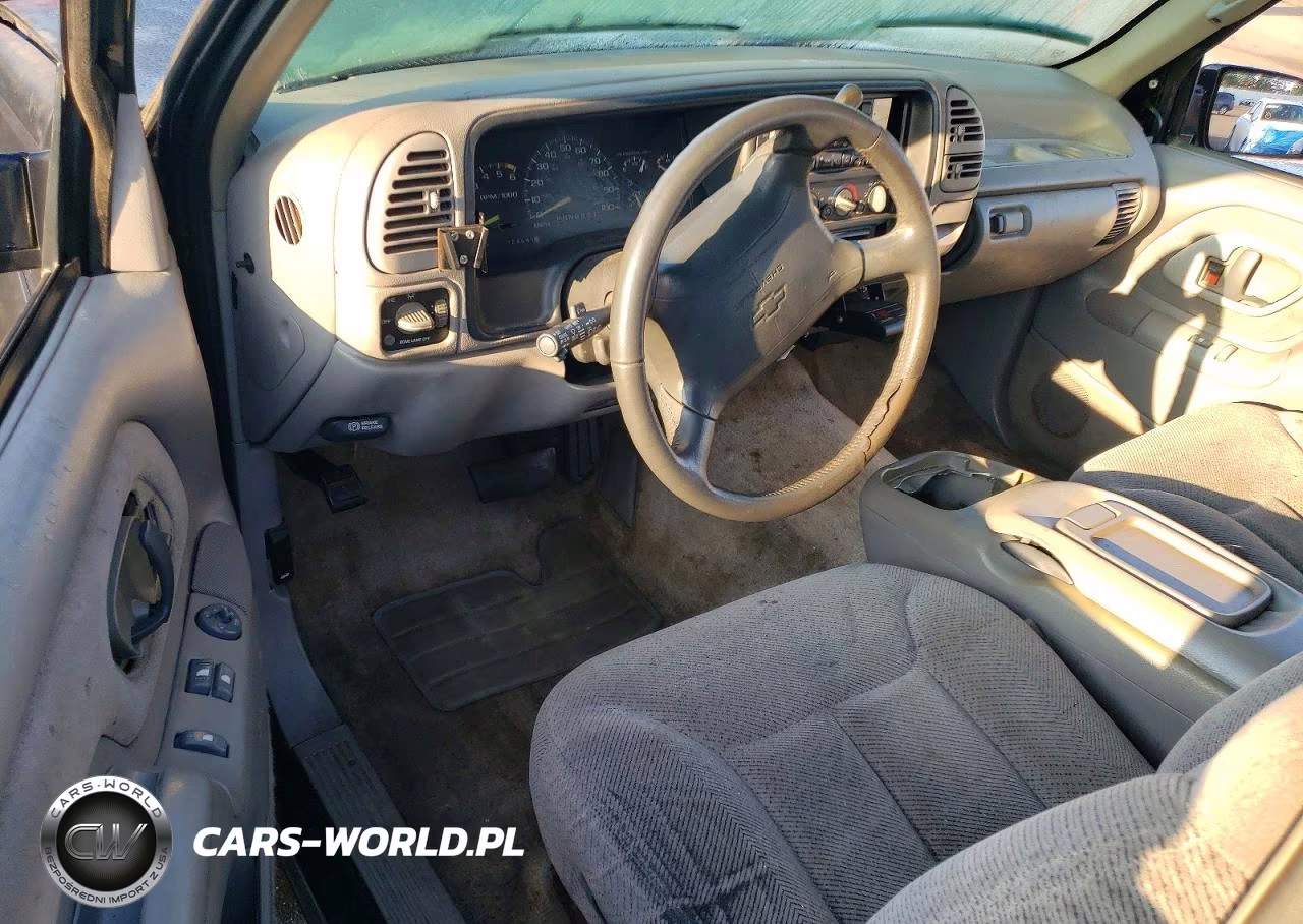 1996 Chevrolet Tahoe K1500 VIN:3GNEK18R7TG125190 - 8