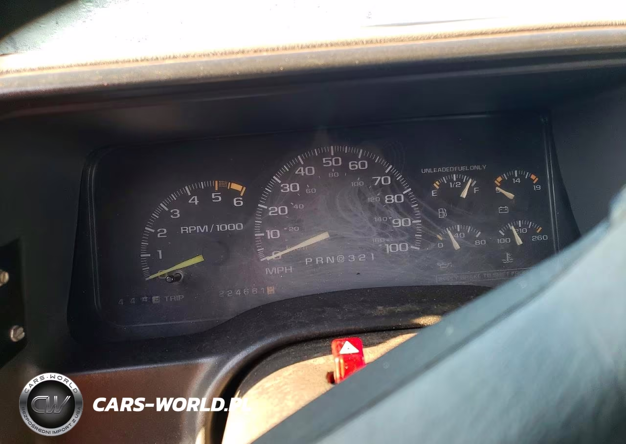 1996 Chevrolet Tahoe K1500 VIN:3GNEK18R7TG125190 - 9