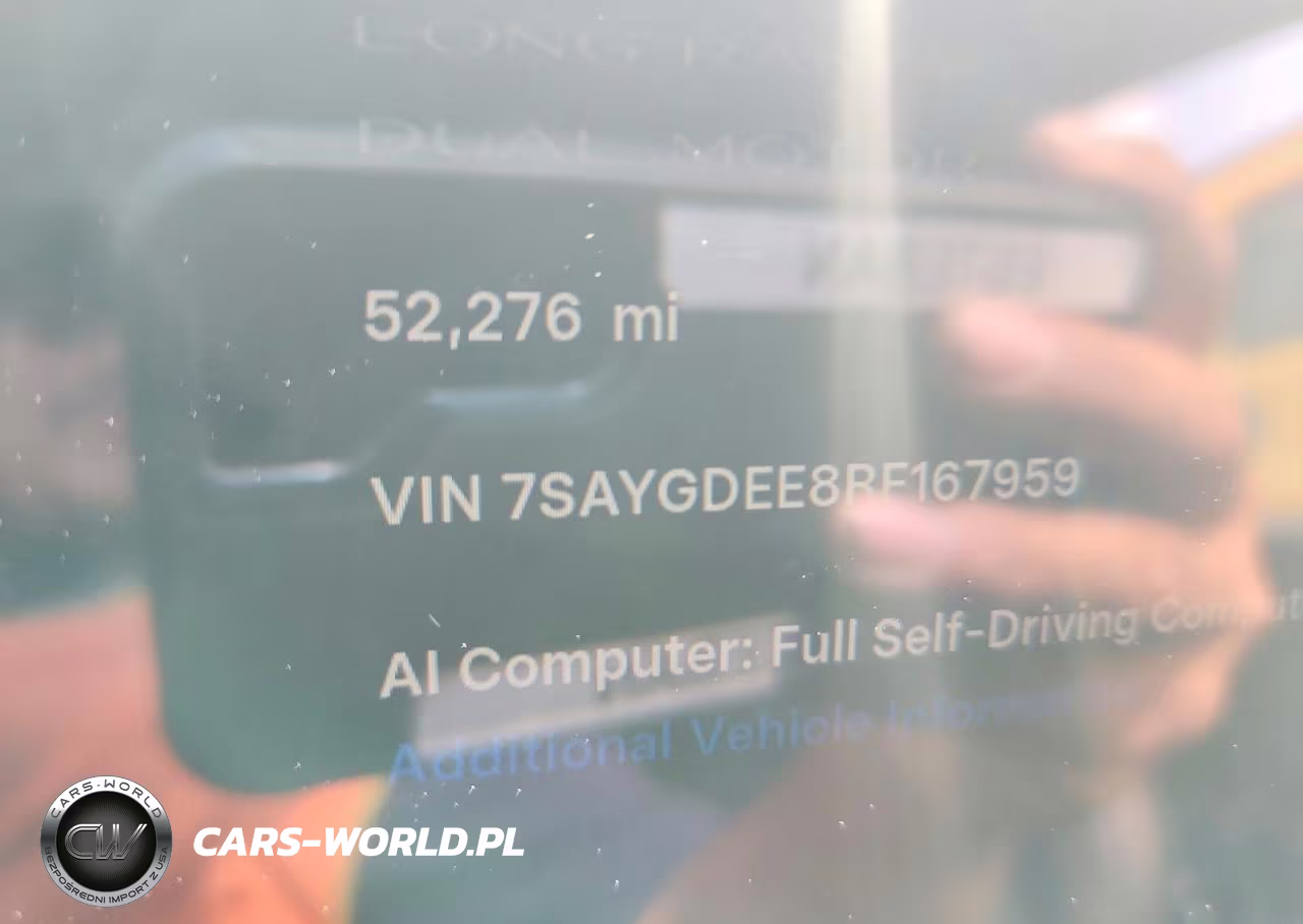 2024 Tesla Model Y VIN:7SAYGDEE8RF167959 - 9