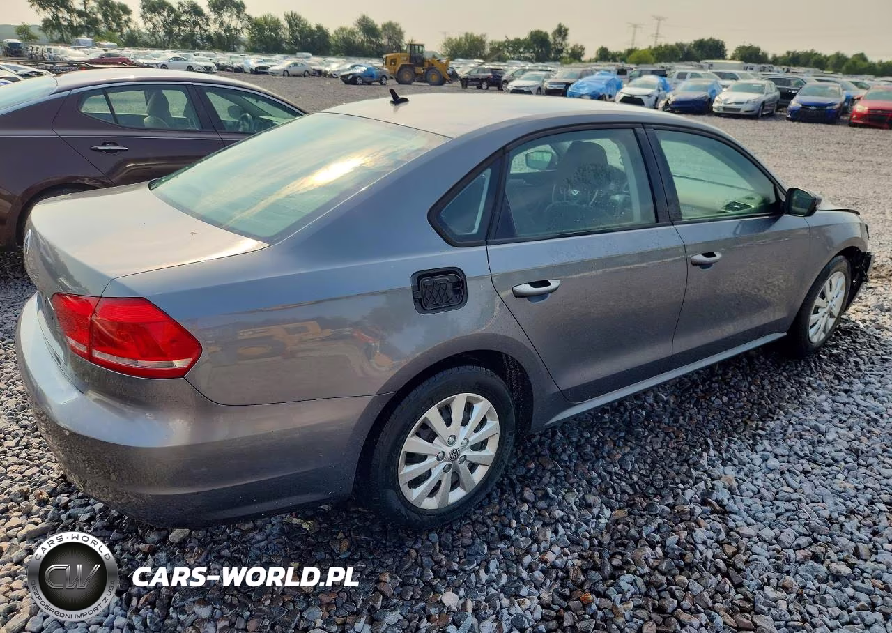 2013 Volkswagen Passat S VIN:1VWAH7A30DC149685 - 3