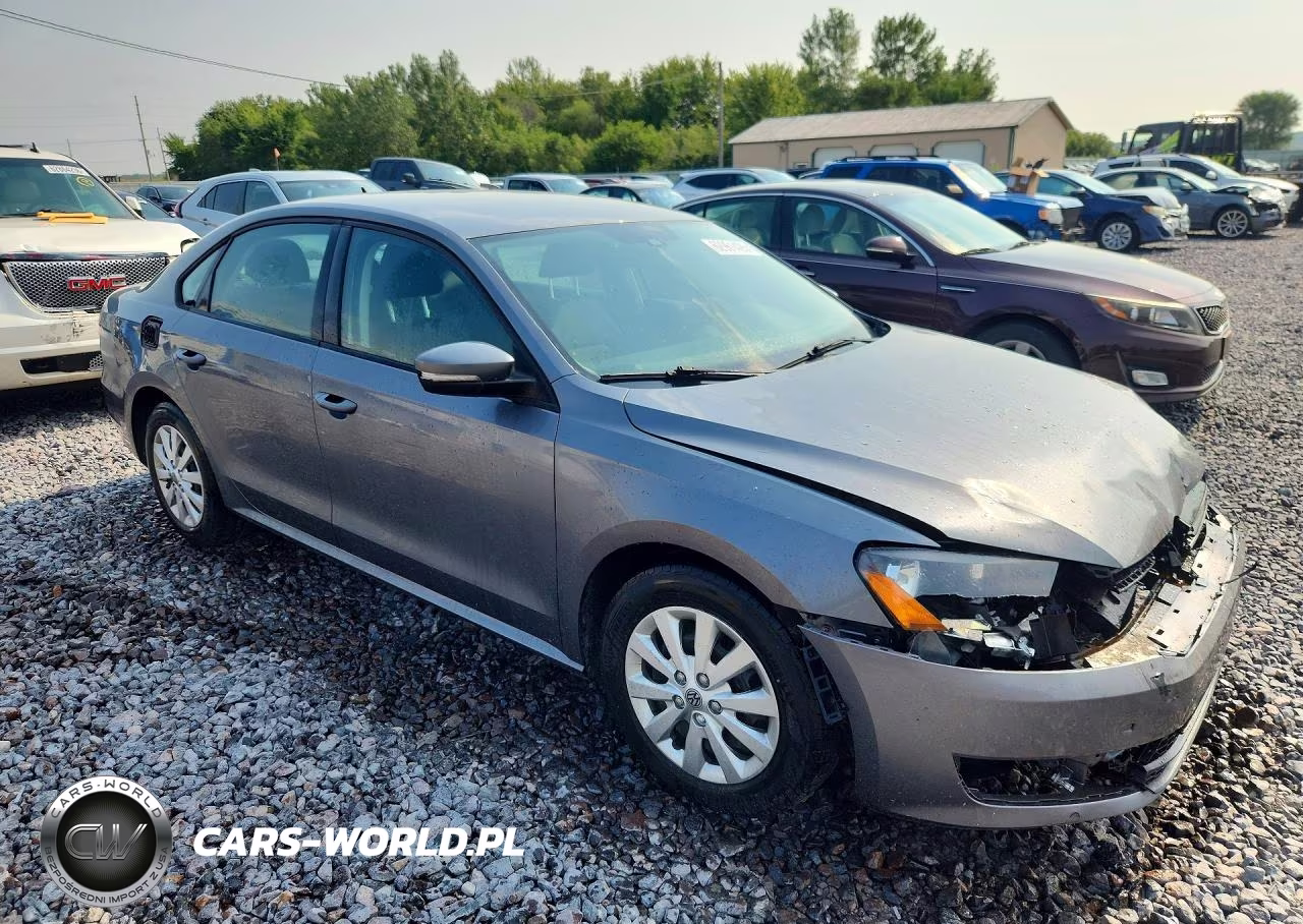 2013 Volkswagen Passat S VIN:1VWAH7A30DC149685 - 4