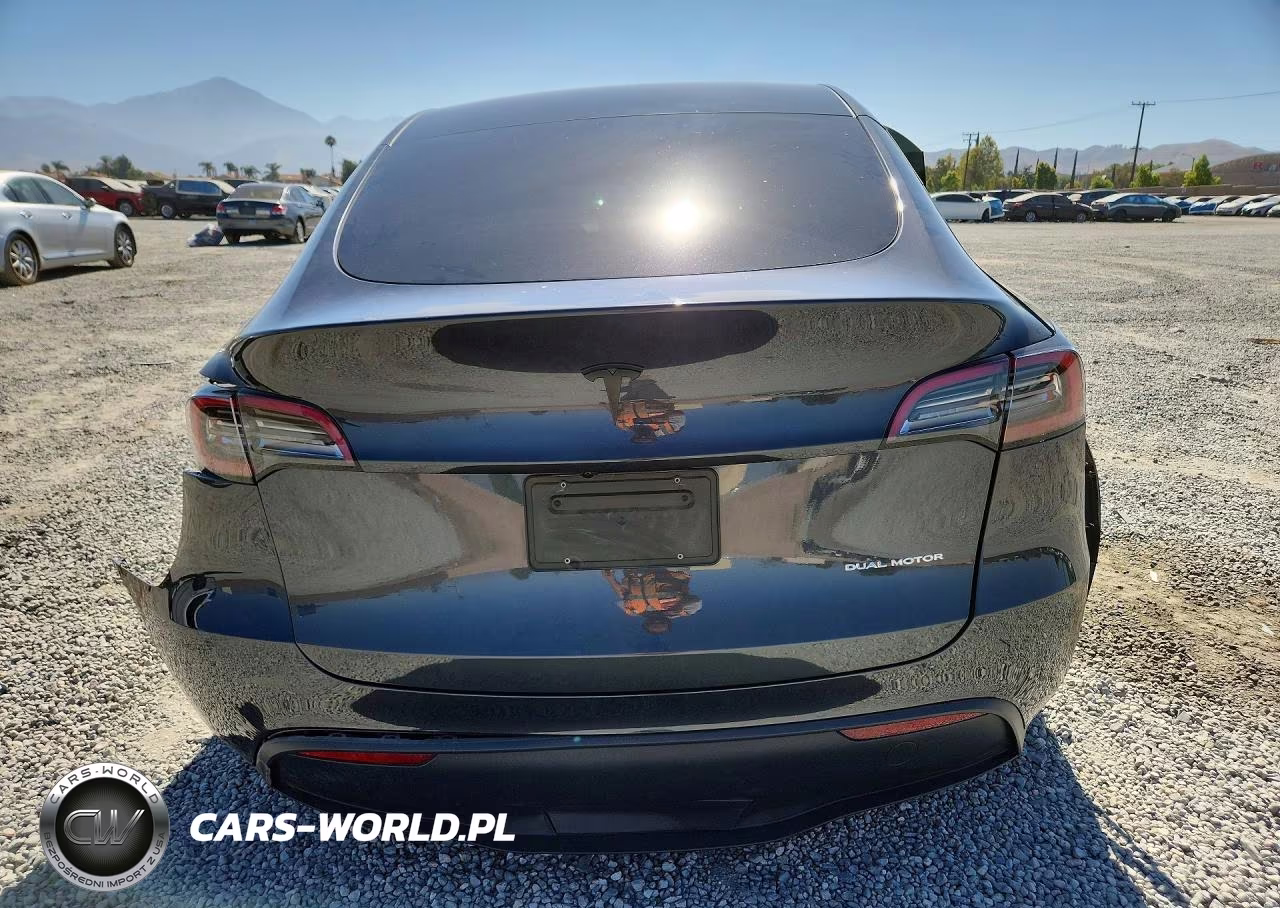 2024 Tesla Model Y VIN:7SAYGAEE8RF041468 - 6