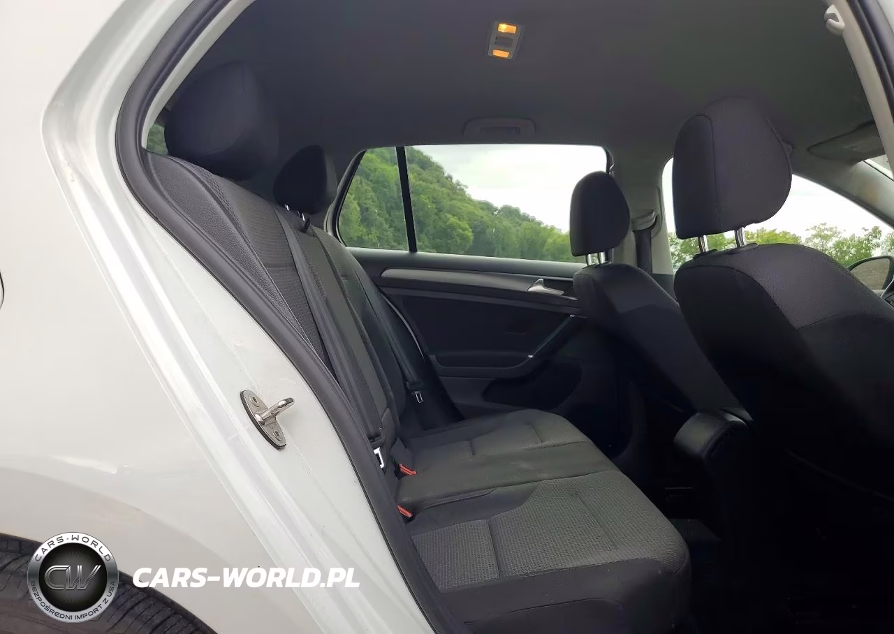 2018 Volkswagen Golf S VIN:3VWB17AU6JM262455 - 11
