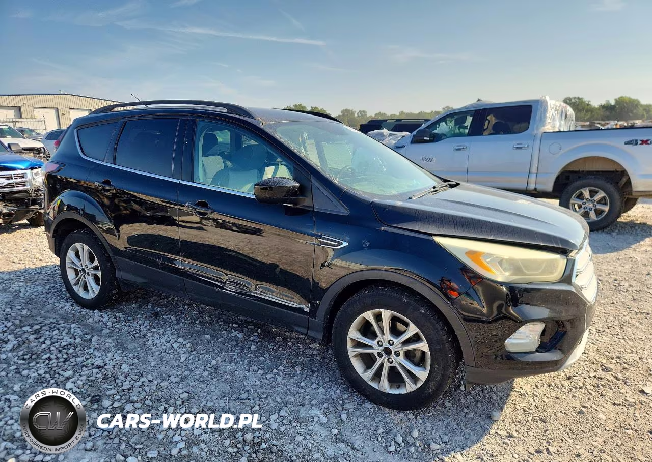 2017 Ford Escape Se VIN:1FMCU0GD4HUC98627 - 4