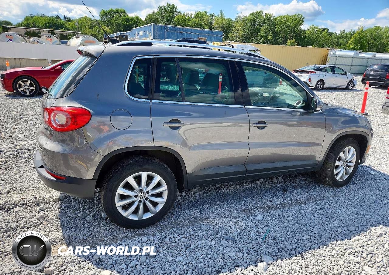 2011 Volkswagen Tiguan S VIN:WVGBV7AX3BW521563 - 3