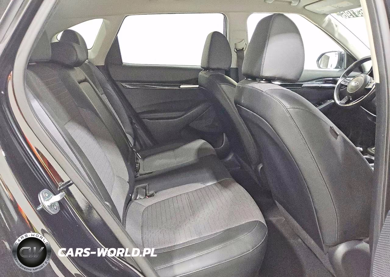 2021 Kia Seltos S VIN:KNDEUCAA3M7047751 - 11
