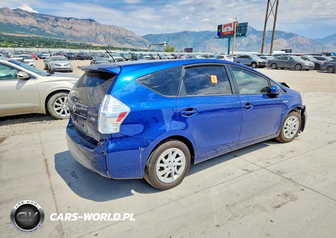 2014 Toyota Prius V Two VIN:JTDZN3EUXE3307431 - 3