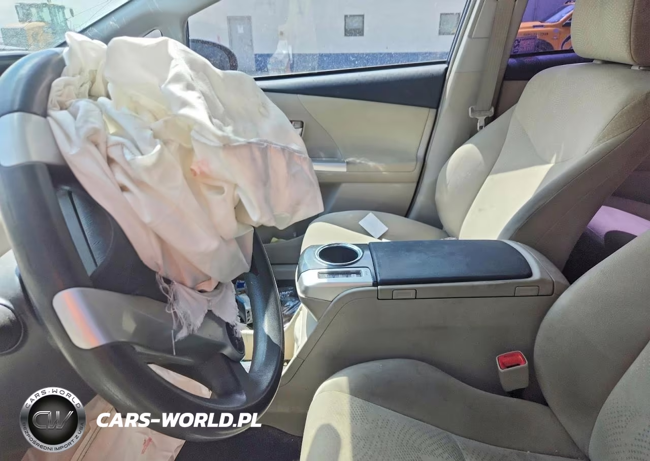 2014 Toyota Prius V Two VIN:JTDZN3EUXE3307431 - 7