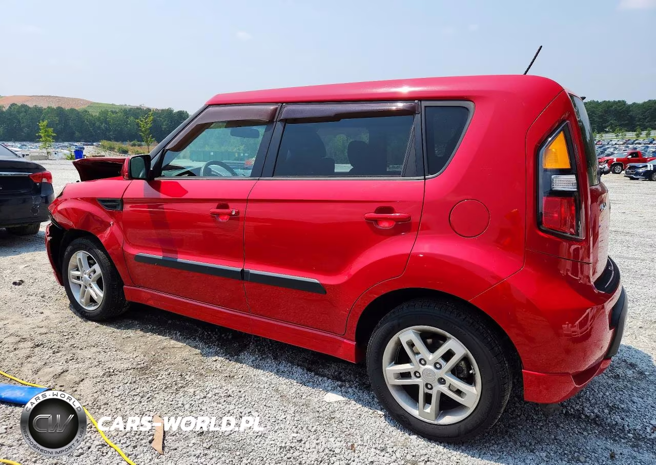 2011 Kia Soul + VIN:KNDJT2A28B7304016 - 2