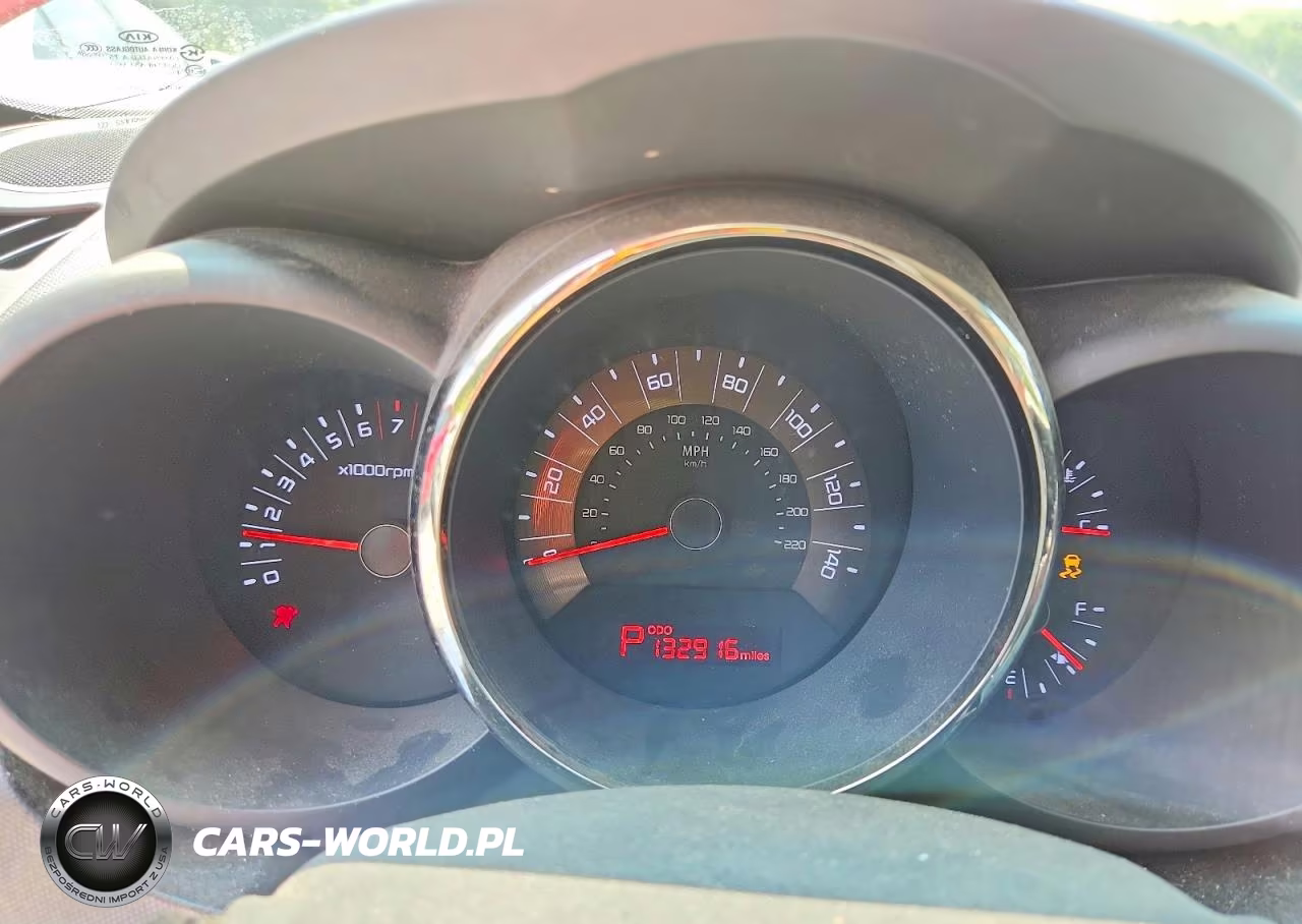 2011 Kia Soul + VIN:KNDJT2A28B7304016 - 9
