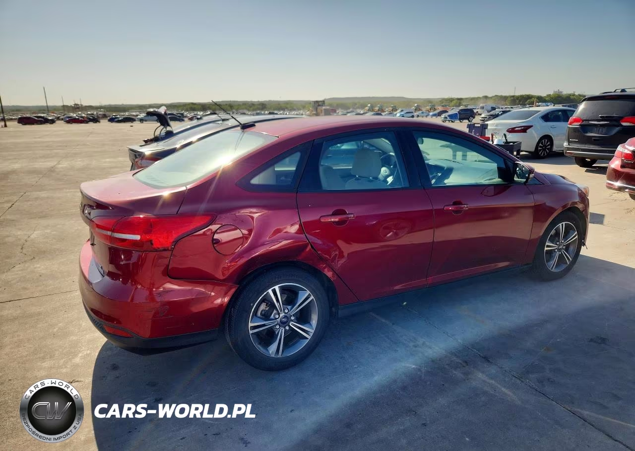 2016 Ford Focus Se VIN:1FADP3FE0GL225096 - 3
