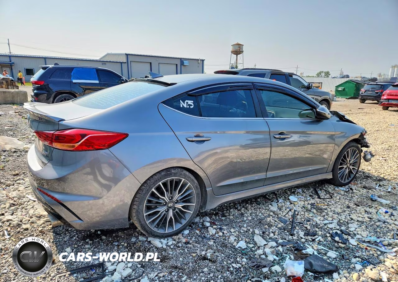 2018 Hyundai Elantra Sport VIN:KMHD04LB3JU522858 - 3