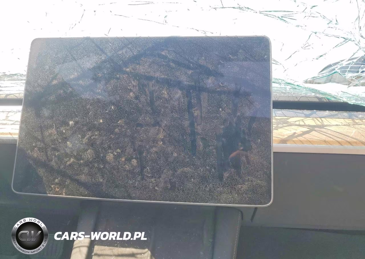 2023 Tesla Model 3 VIN:5YJ3E1EA0PF395606 - 9
