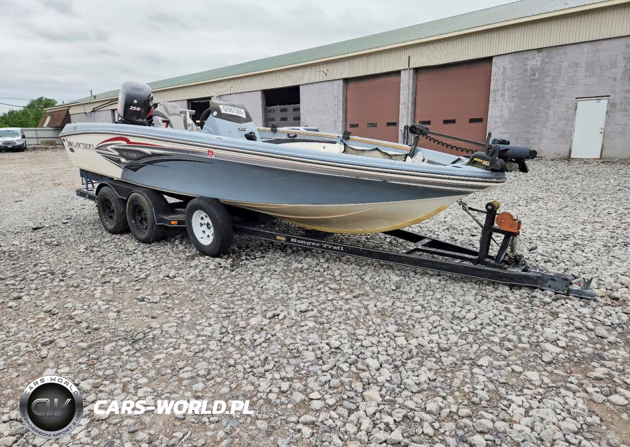 2014 Larson Boat - Boat