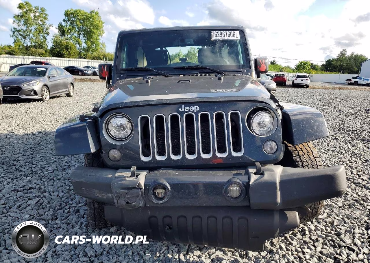 2017 Jeep Wrangler Unlimited Sahara VIN:1C4BJWEGXHL537127 - 5