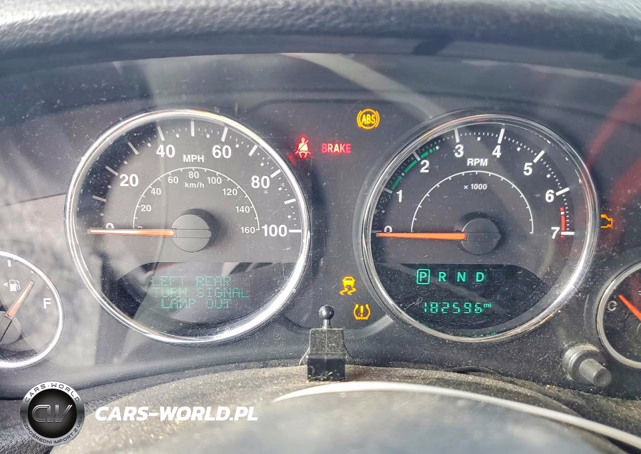 2017 Jeep Wrangler Unlimited Sahara VIN:1C4BJWEGXHL537127 - 9