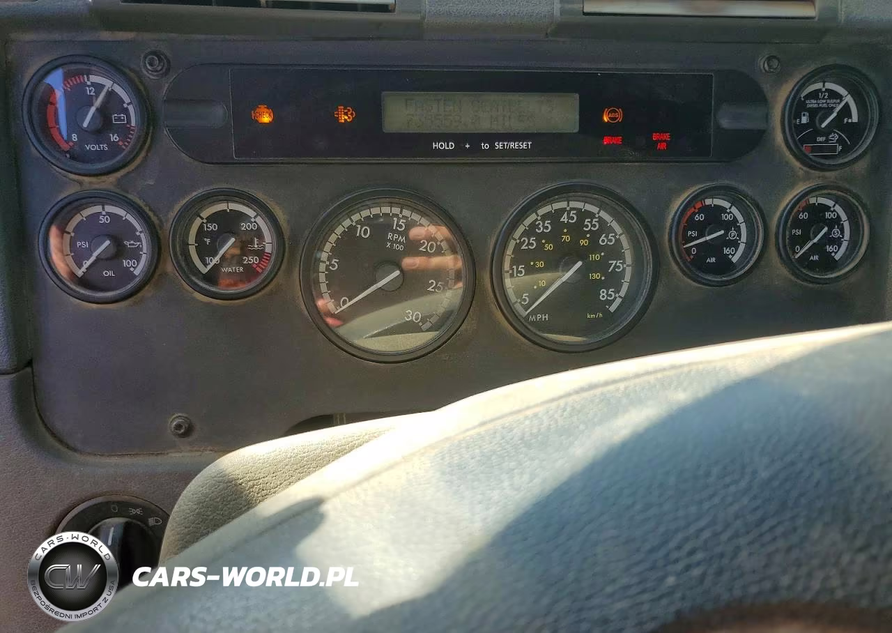2011 Freightliner Cascadia VIN:1FUJGLDR3BSBD7281 - 9