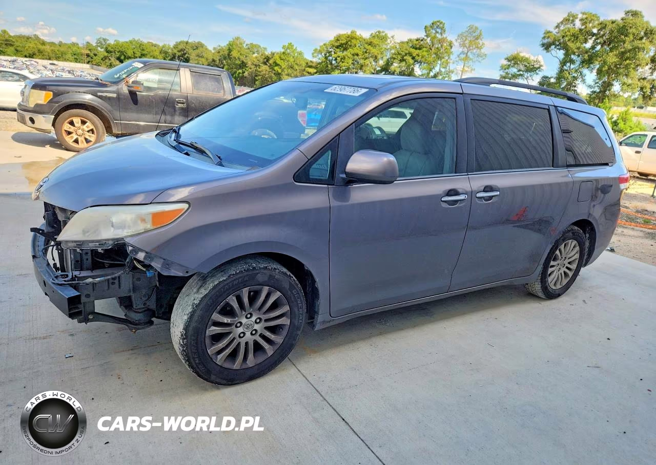 2014 Toyota Sienna Xle 8-Passenger