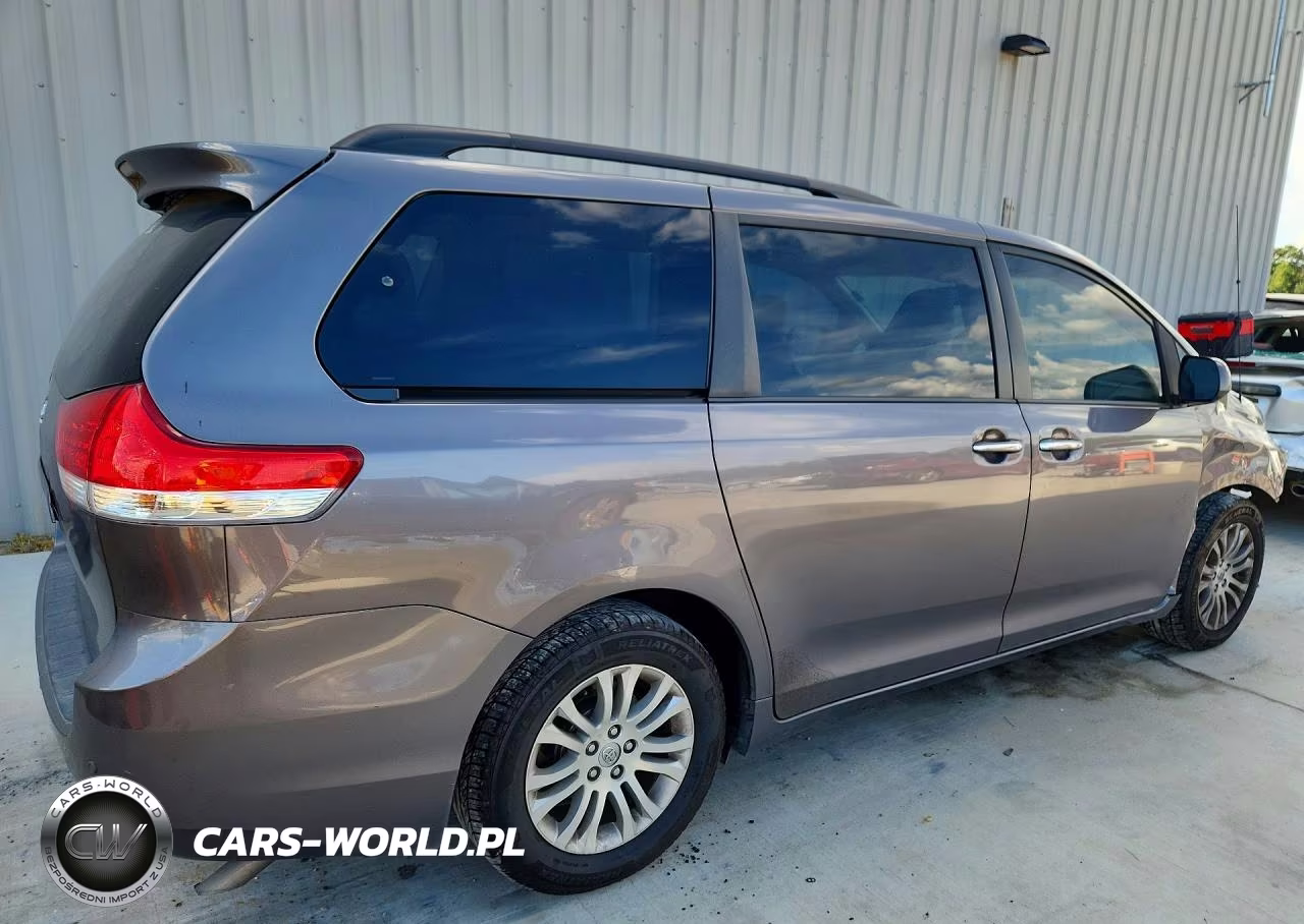 2014 Toyota Sienna Xle 8-Passenger VIN:5TDYK3DC8ES510474 - 3