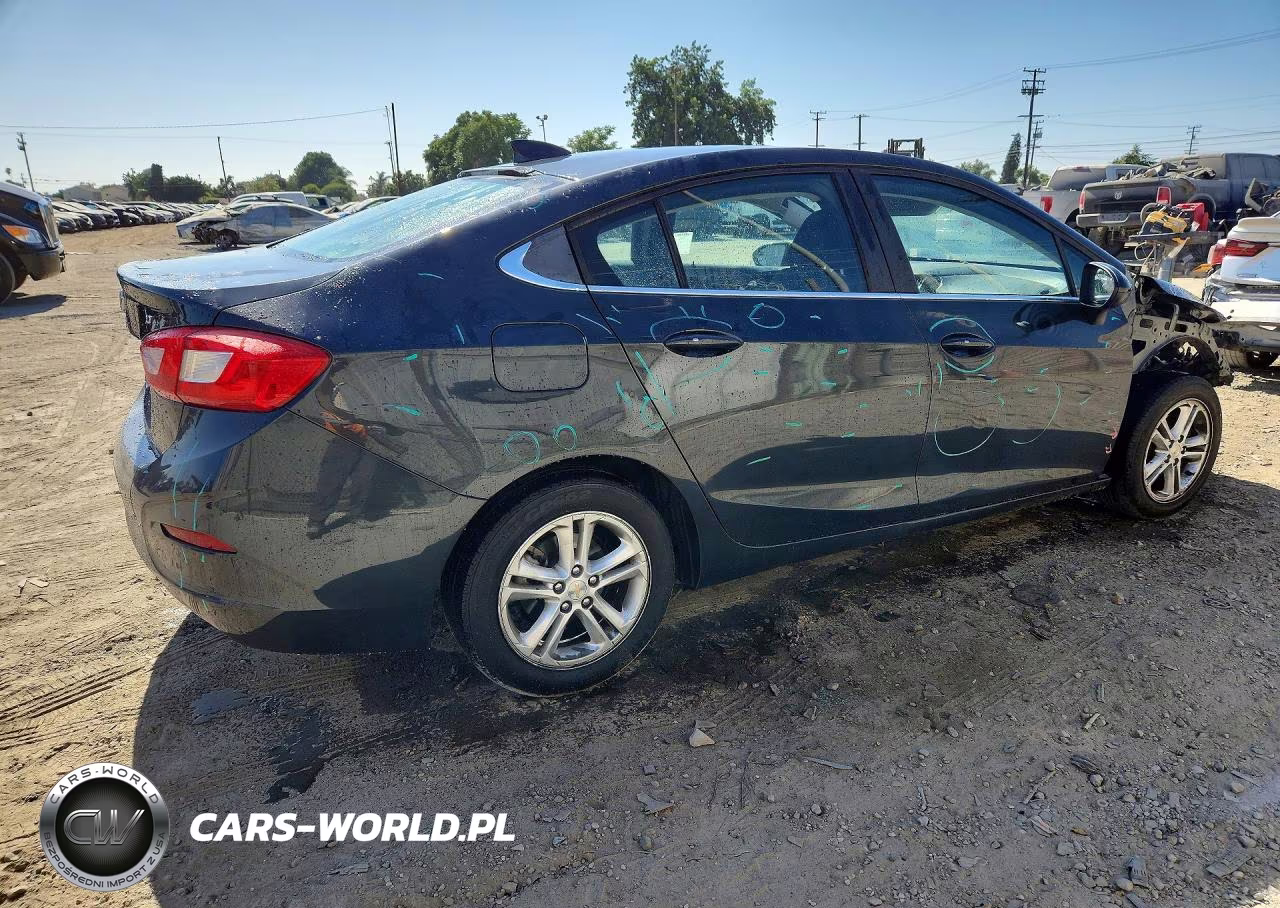 2017 Chevrolet Cruze Lt VIN:1G1BE5SM6H7161133 - 3