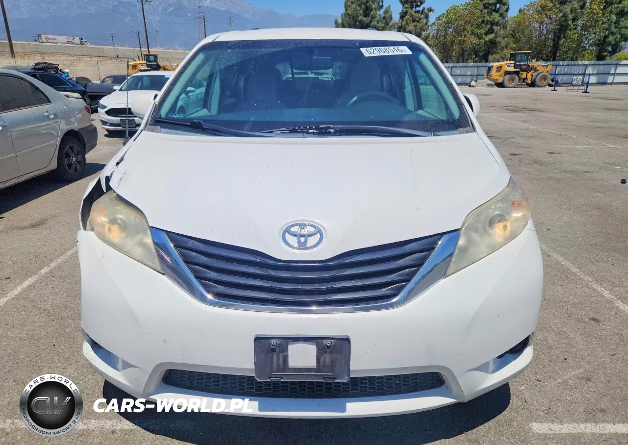 2014 Toyota Sienna Le VIN:5TDKK3DC2ES500285 - 5