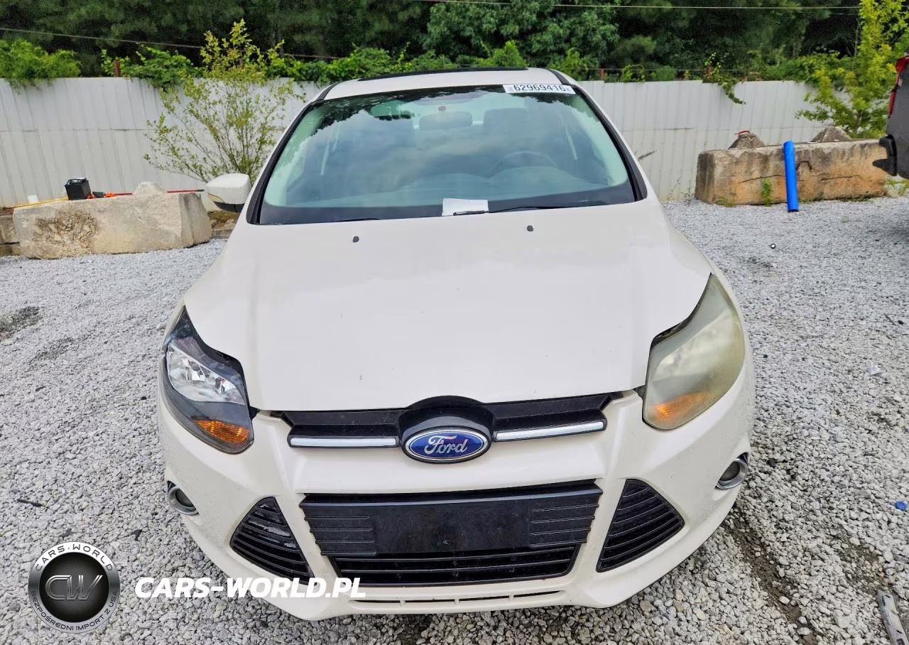 2014 Ford Focus Titanium VIN:1FADP3J25EL297907 - 5