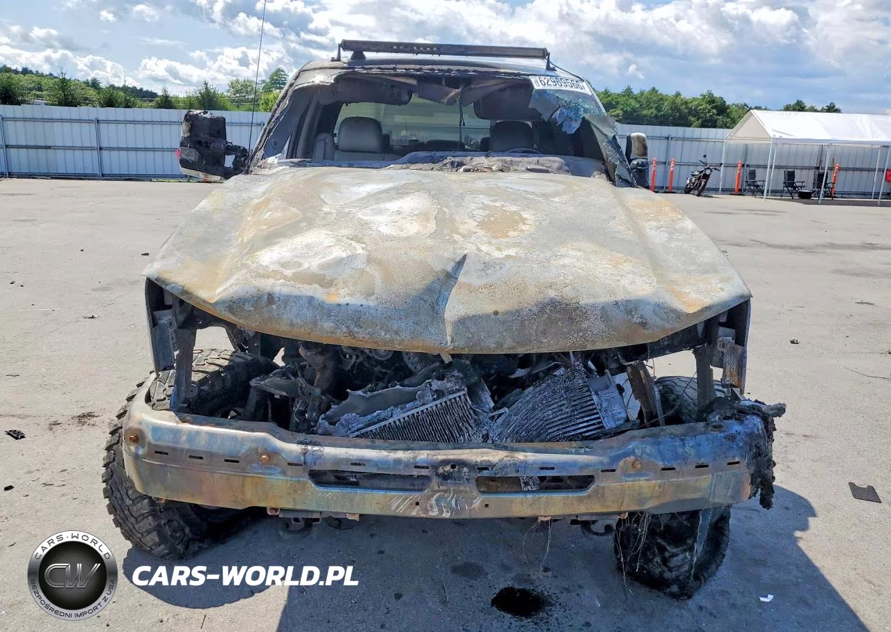 2005 Chevrolet Silverado K2500 Heavy Duty VIN:1GCHK23255F801470 - 5