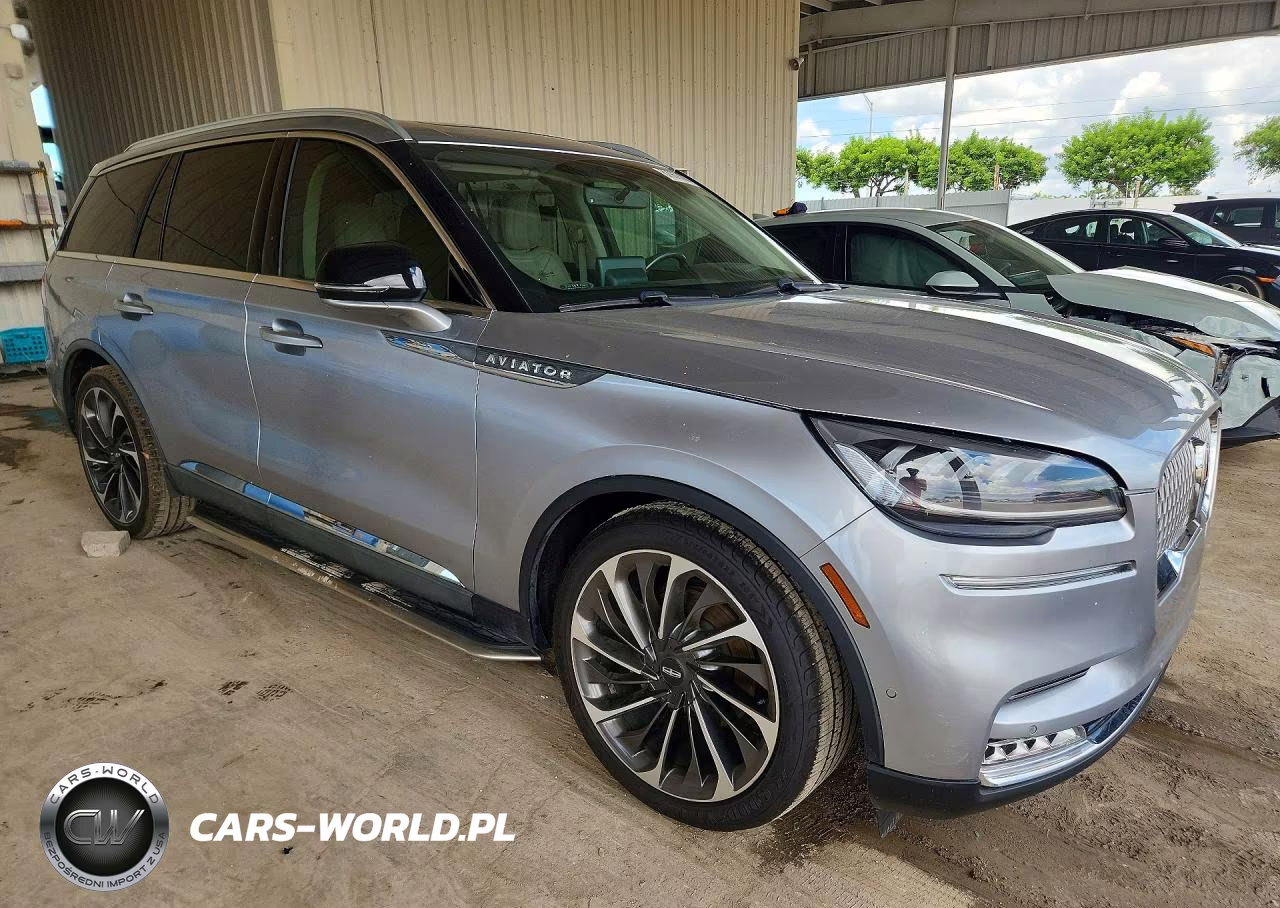 2020 Lincoln Aviator Reserve VIN:5LM5J7WCXLGL23845 - 4