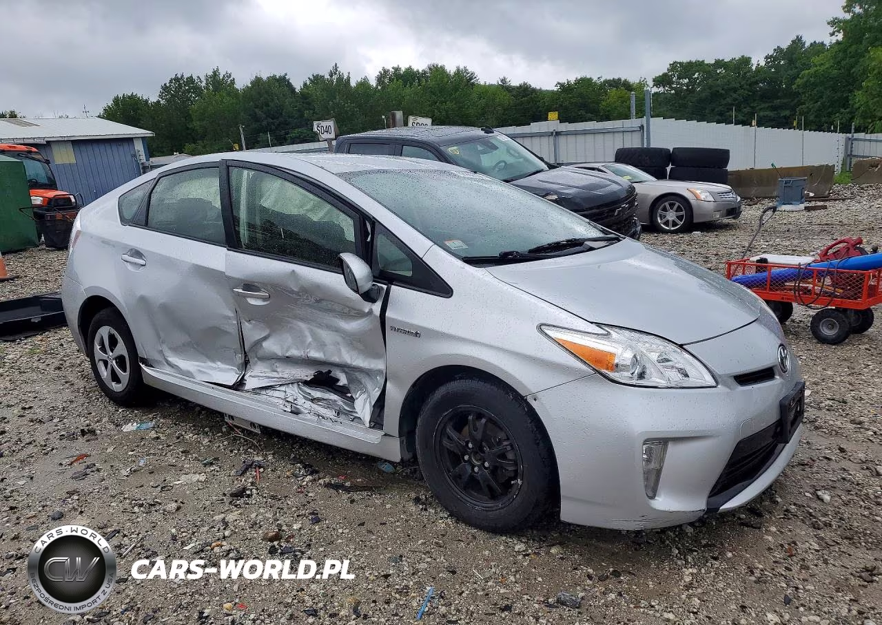 2014 Toyota Prius One VIN:JTDKN3DU6E0358851 - 4