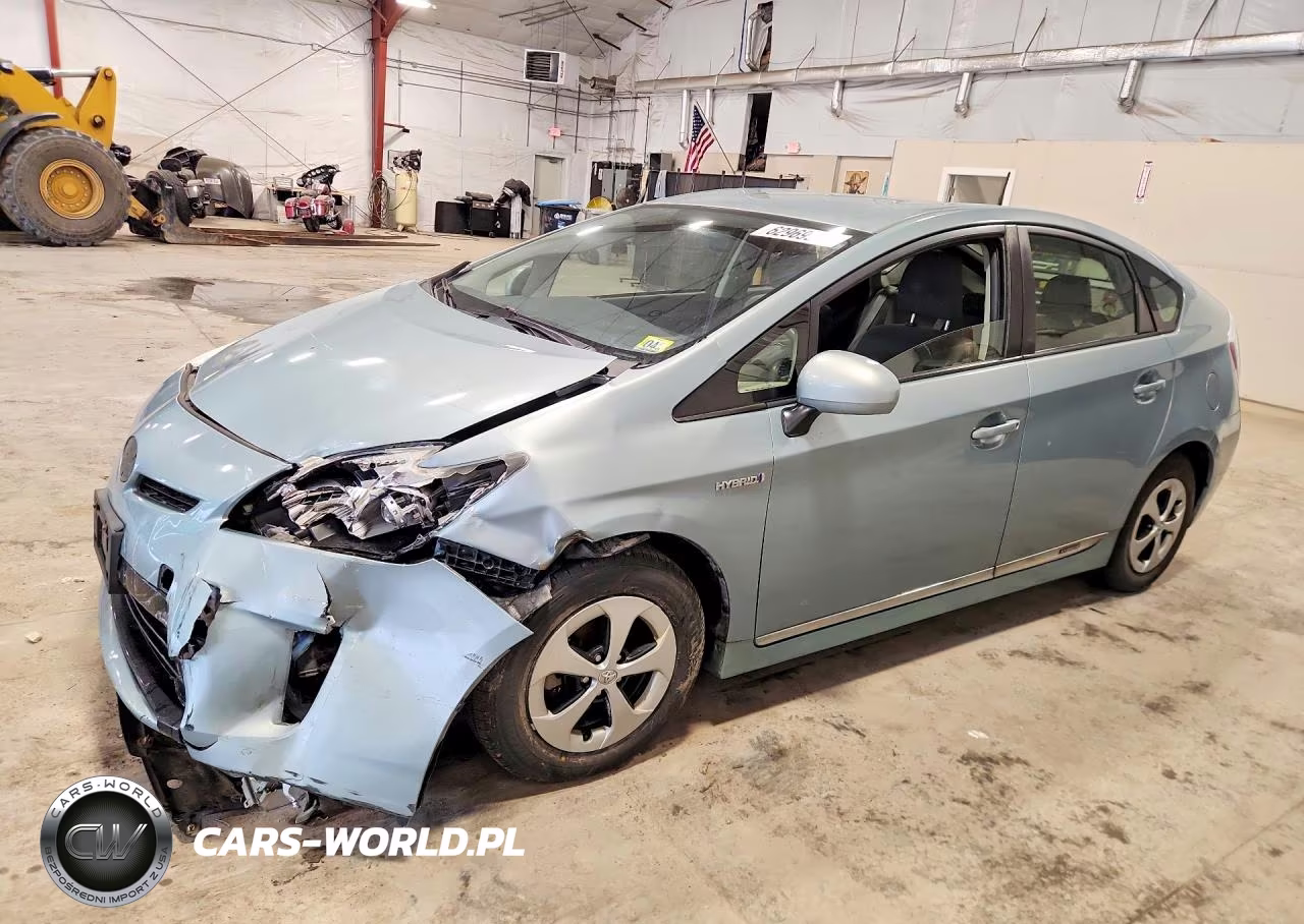 2014 Toyota Prius Two – zdjęcie 1 z 13