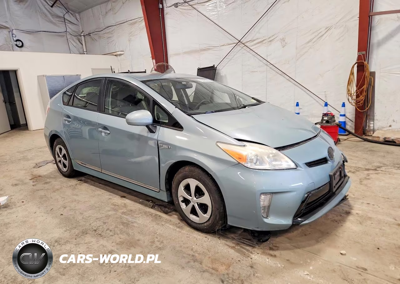 2014 Toyota Prius Two VIN:JTDKN3DU1E1739193 - 4