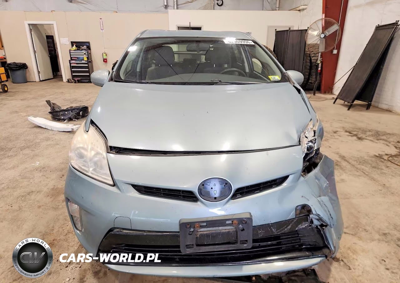 2014 Toyota Prius Two VIN:JTDKN3DU1E1739193 - 5