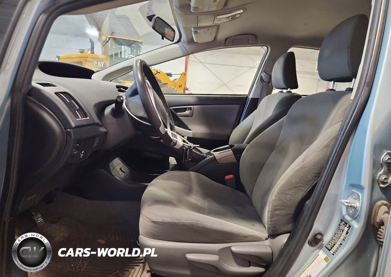 2014 Toyota Prius Two VIN:JTDKN3DU1E1739193 - 7