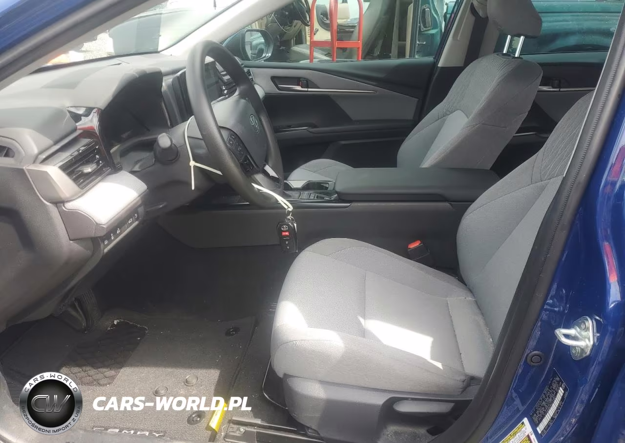 2025 Toyota Camry Le VIN:4T1DAACK8SU177923 - 7