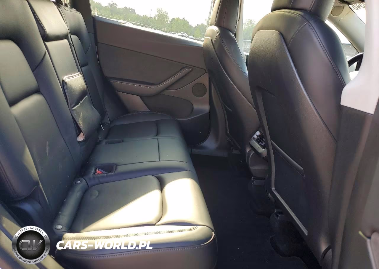 2021 Tesla Model Y VIN:5YJYGDEE3MF265111 - 10