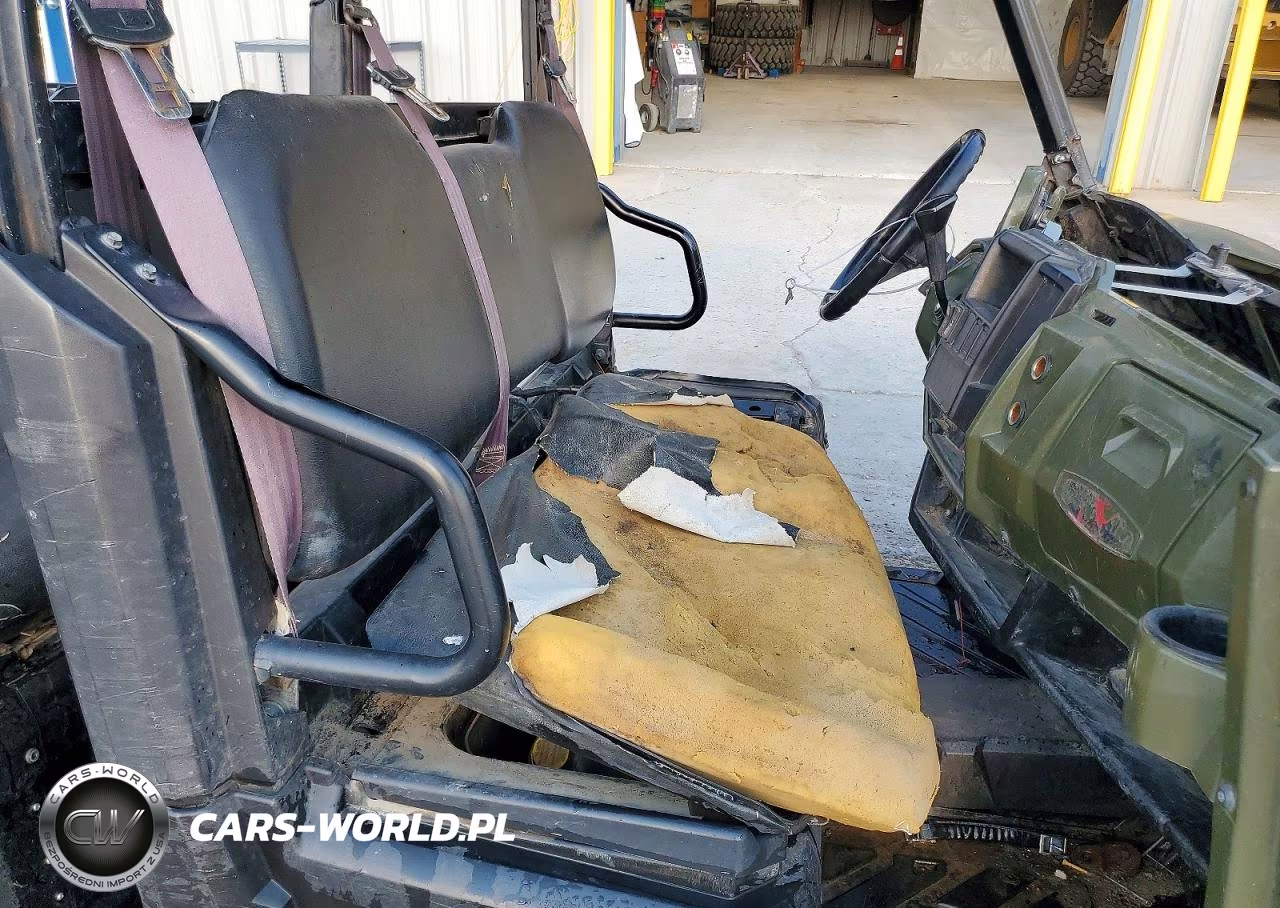 2015 Polaris Ranger Diesel Utility Vehicle VIN:4XARUAD13FT366019 - 5