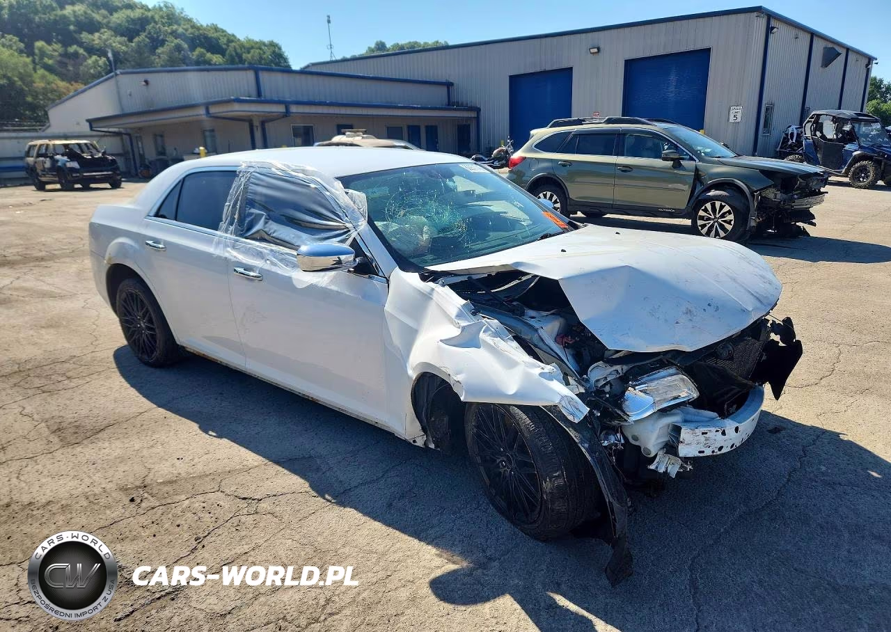 2014 Chrysler 300C VIN:2C3CCAKGXEH260403 - 4