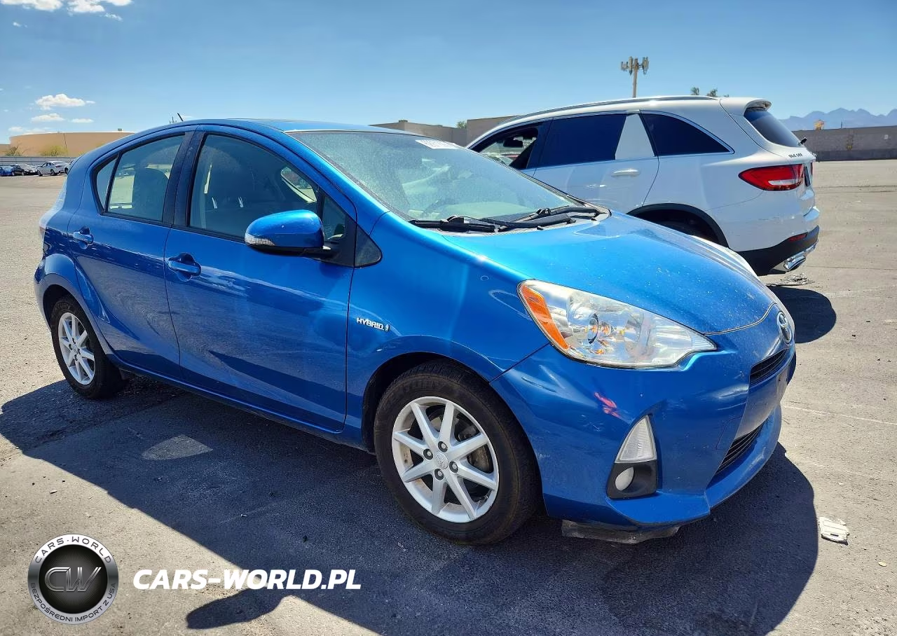2014 Toyota Prius C Four VIN:JTDKDTB35E1066826 - 4