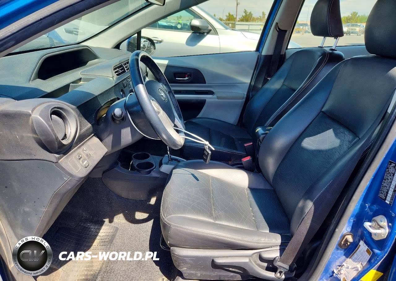 2014 Toyota Prius C Four VIN:JTDKDTB35E1066826 - 7