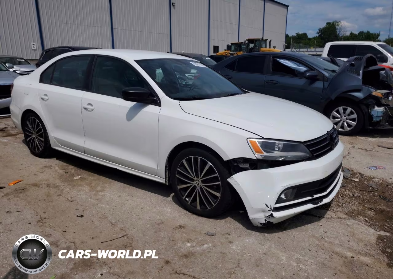 2016 Volkswagen Jetta Sport VIN:3VWD17AJ7GM370000 - 4