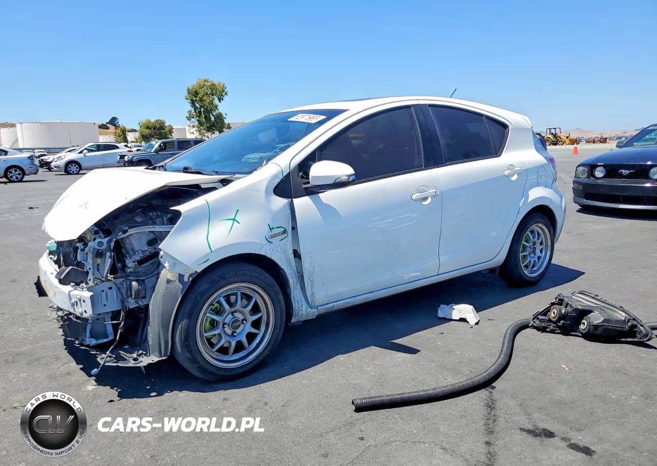 2012 Toyota Prius C Three – zdjęcie 1 z 13