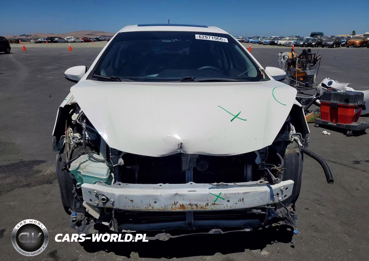 2012 Toyota Prius C Three VIN:JTDKDTB34C1021843 - 5